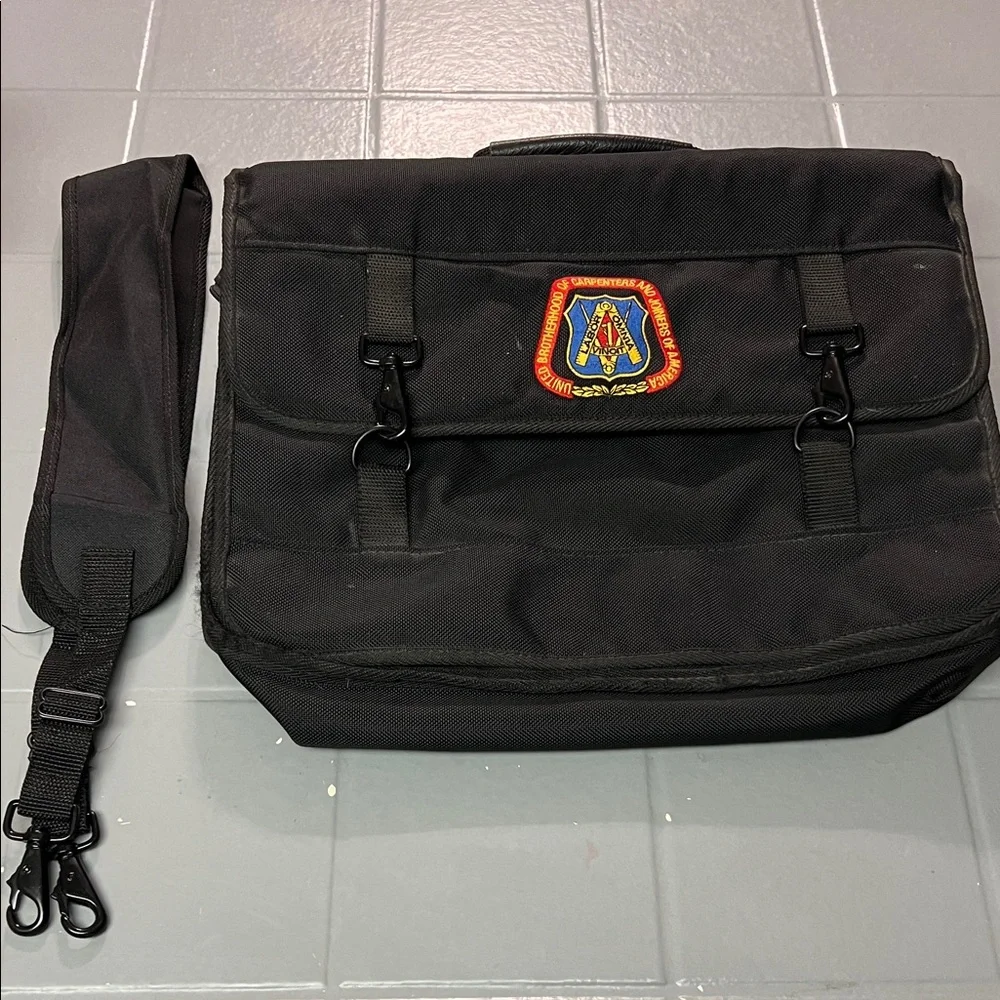 🔥Black Messenger Bag multi pockets with shoulder strap!!